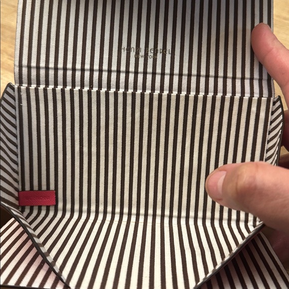 HENRI BENDEL ⭐️ saffiano leather foldable sunglasses  case - Picture 9 of 10